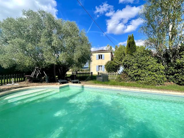 Grande maison familiale avec piscine et jardin sans vis à vi. 246m² Monségur