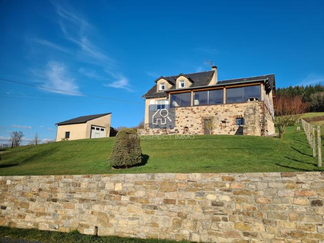 Grande maison familiale avec vue imprenable à Gages
