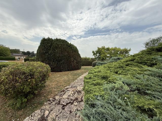 Grande maison familiale avec 5 chambres, dépendances et terr. 166m² Tournus