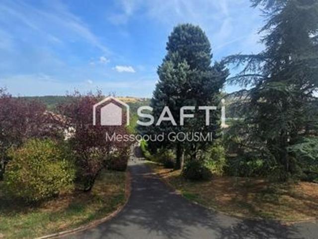 Grande maison familiale de 118 m² sur 2 098 m² de terrain paysager – Chabanière