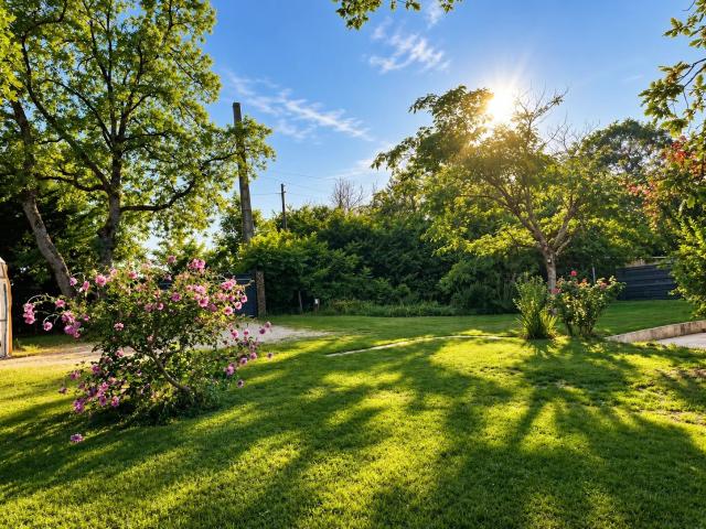 Grande maison familiale de 185 m² avec piscine, dépendances. 185m² Grun Bordas