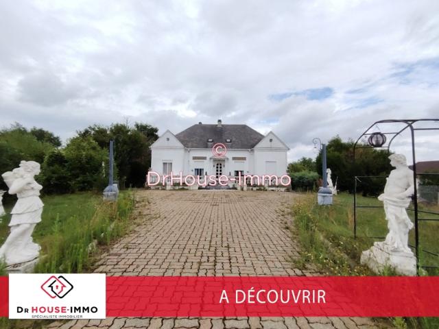 Grande maison familiale de 240 m² avec sous sol total et appartement indépendant – À rénover. sur Ferrières en Gâtinais