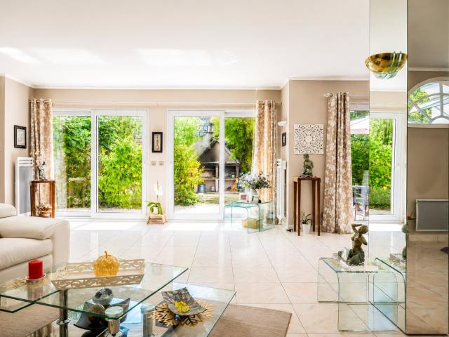 Grande maison familiale de 291 m² 5 chambres Terrain arb. 291m² Aulnay sous Bois