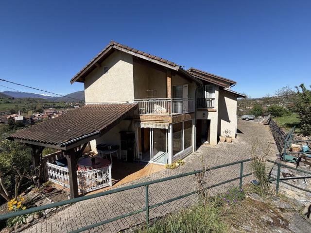 Grande maison familiale dominant Saint Girons 09200 220m² Saint Girons