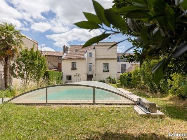 Grande maison familiale en centre ville Lavaur