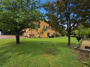 Grande maison familiale frontenas 280 m2 avec 5 chambres à 35 min de Lyon