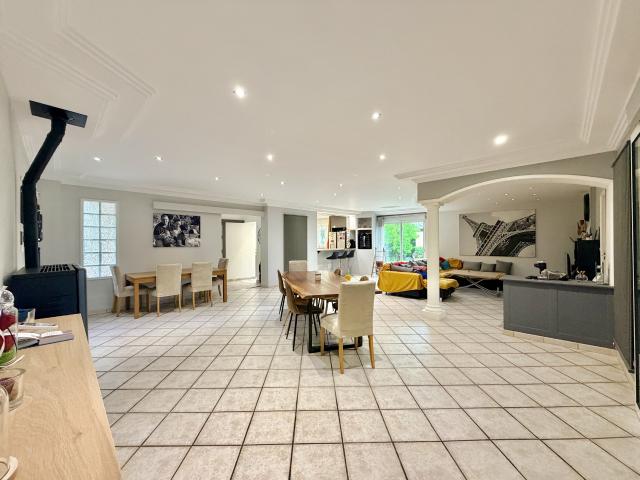 Grande maison familiale frontenas 280 m2 avec 5 chambres à 35 min de Lyon