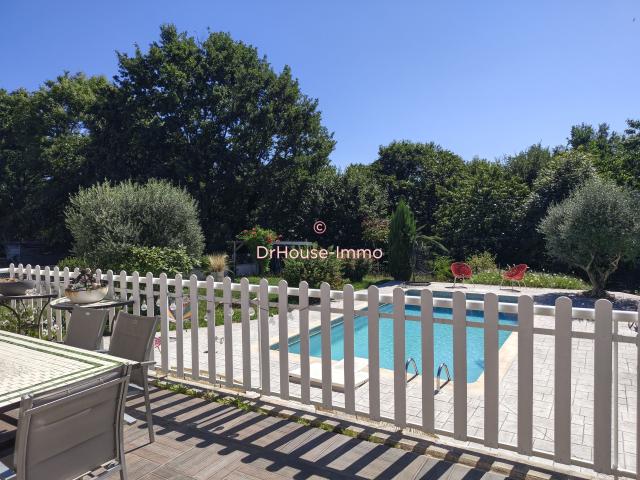 Grande maison plain pied piscine de deux appartements indépendants six chambres