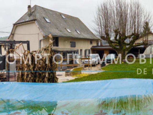 Grande Maison rénovée T6 avec jardin sur OYEU 38690