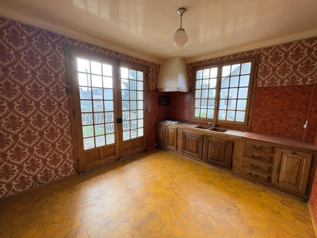 GRANDE MAISON SUR SOUS SOL