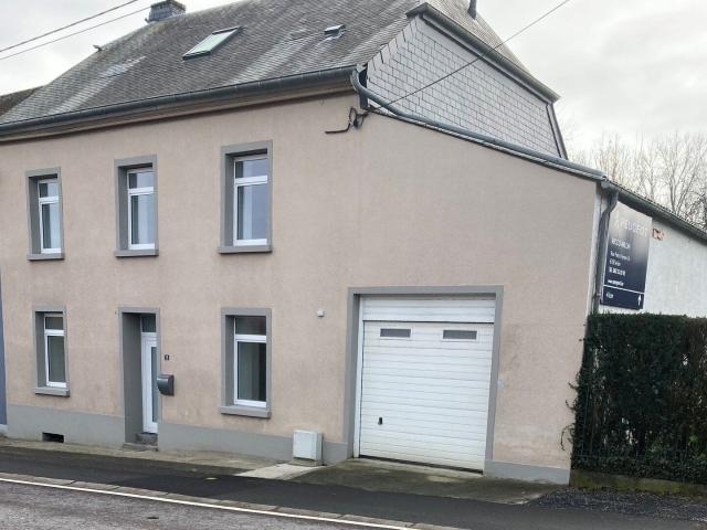 Grande maison unifamiliale entièrement rénovée