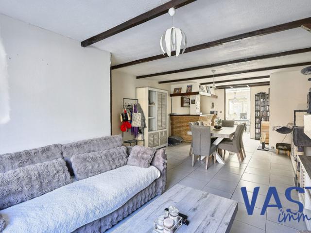 Grande maison 1930, beaux volumes, secteur recherché