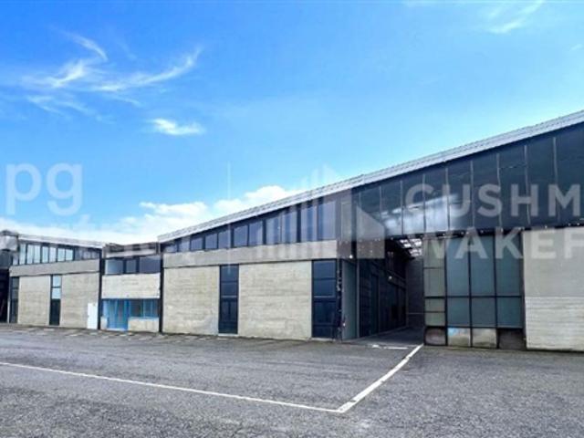 Grande surface industrielle de 2'390 m² | Rare à Genève | Disponible immédiatement
