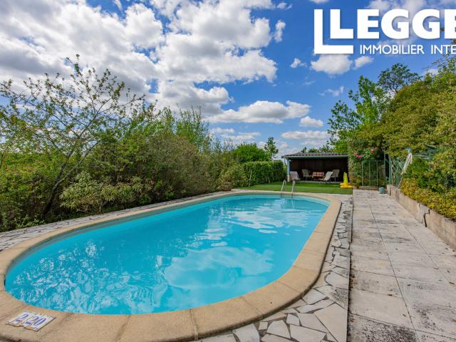 Grande propriété avec terrain, piscine et vues, idéale chambres d’hôtes ou gîtes ou grande maison familiale