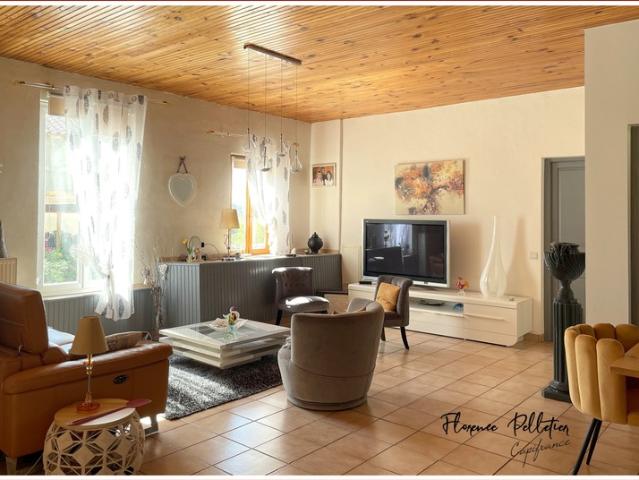 Grande propriété à vendre proche de REVEL 31, 605 m² env. sur un terrain de 3 ha en partie boisée