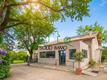Grande propriété familiale de 156 m2 avec appartement indépendant de 30 m2 sur Vogue 07200