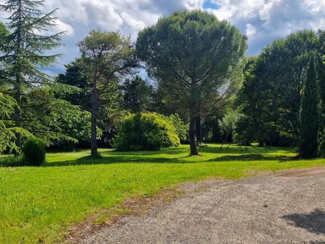 Grande Résidence de Campagne avec Vue sur les Pyrénées, Dépe. 343m² Saint Julien de Briola