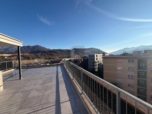 GRANDE TERRAZZA VISTA LAGO