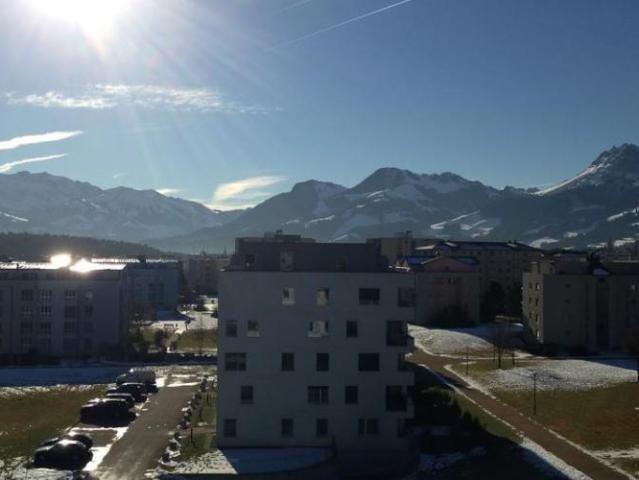 GRANDE TERRASSE ACCESSIBLE DEPUIS TOUTES LES PIECES !