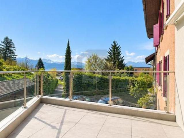 GRANDE TERRASSE ET ENTIÈREMENT RÉNOVÉ