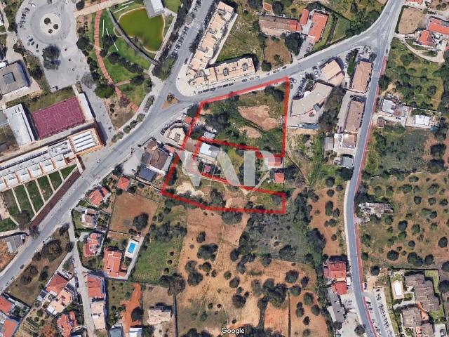 Grande terreno urbano para construção, perto de Almancil