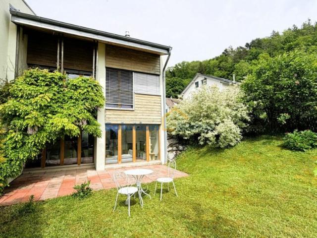 Grande villa contiguë de 6,6 pièces