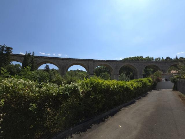 Grande villa dans cadre naturel et authentique en bordure de l'Orb et du Viaduc de Bédarieux
