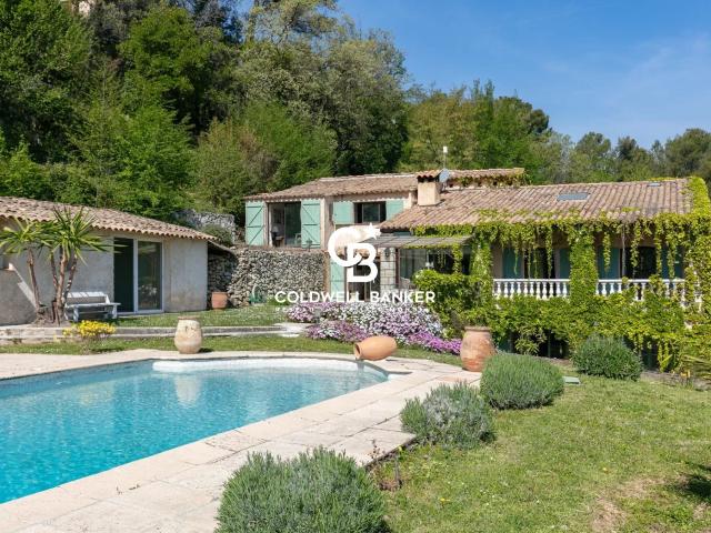 Grande Villa Provencale Avec Piscine Et Vues Panoramiques 375m² Vence