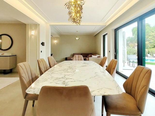 Grande Villa rénovée au Cap d'Antibes à deux pas de la Vieil. 300m² Antibes