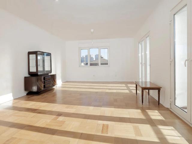 Grande y remodelado: 4d + 2b en clásico conjunto empart de ñ