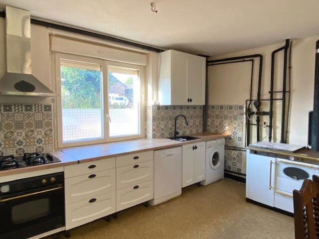 Grandemaisonavec 2700m2 de terrain a 5 mn de meuzac & se