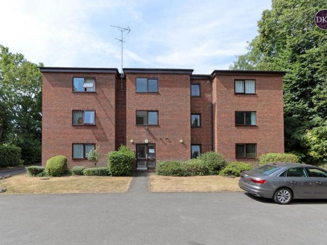 Grandfield Avenue, Hertfordshire WD17 1 bed apartment to rent £1,450 pcm £335 pw