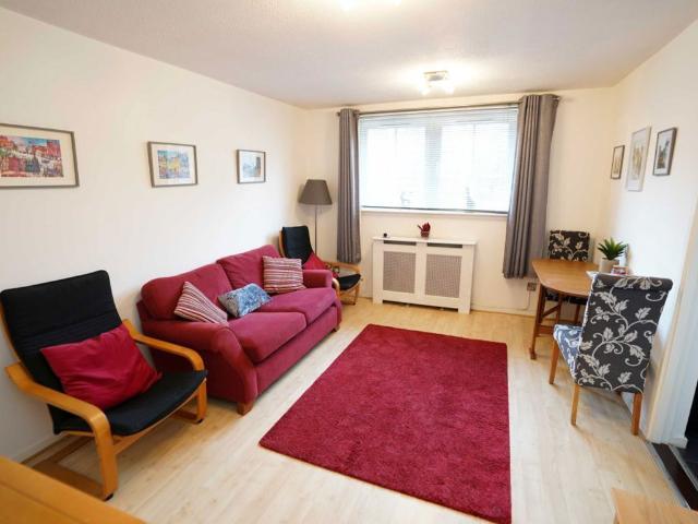 Grandfield, Trinity, Edinburgh EH6, 2 bed flat to rent, £1,550 pcm | PrimeLocation