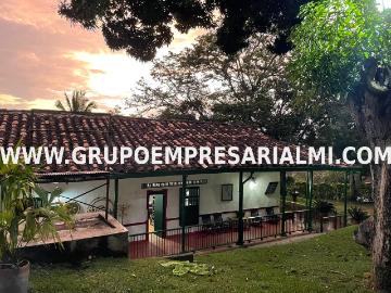 Grandiosa Casa Finca En Arriendo Sector San Jerónimo Cod: 28901