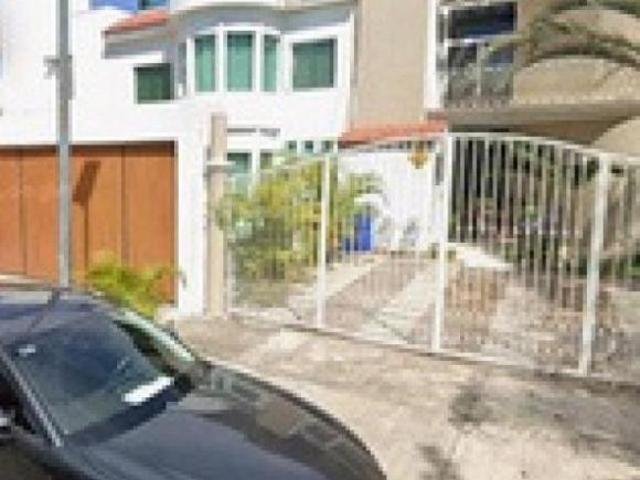 GRANDIOSA OPORTUNIDAD DE INVERTIR EN TU PATRIMONIO CON UNA GRAN CASA LUJOSA