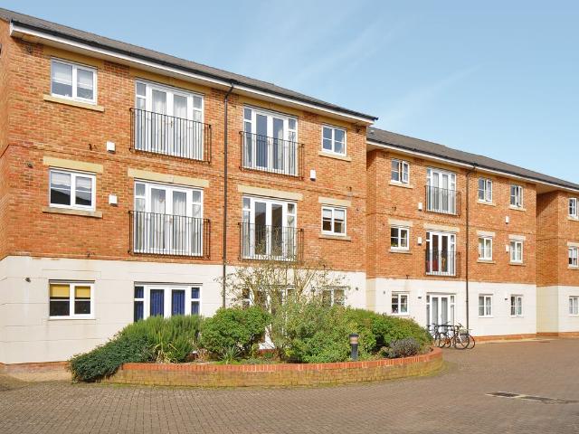 Grandpont Place, Long Ford Close, Oxford OX1, 2 bed flat to rent, £1,875 pcm | PrimeLocation