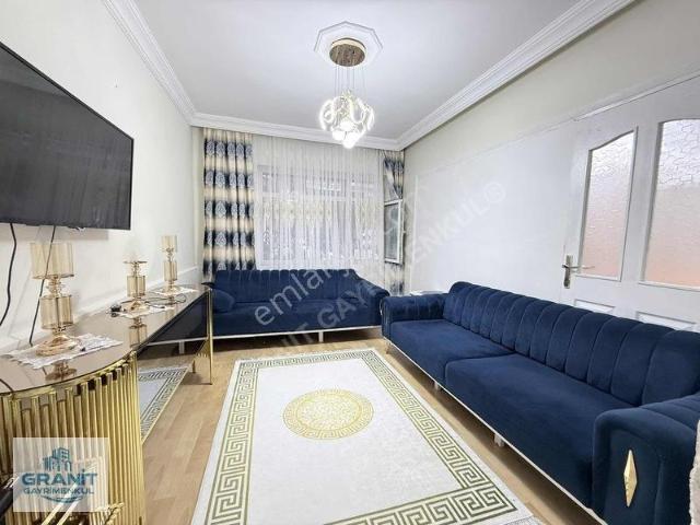 Granit Gayrimenkulden Üsküdar'da Bahçe Katı 1+1 Satılık Daire