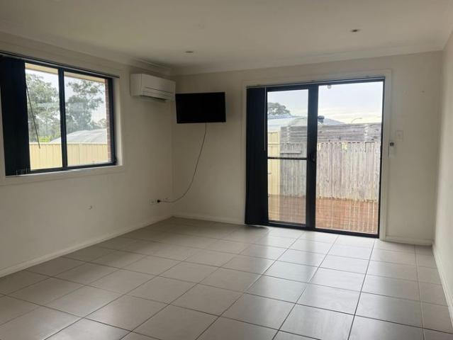 Granny flat with off street parking!