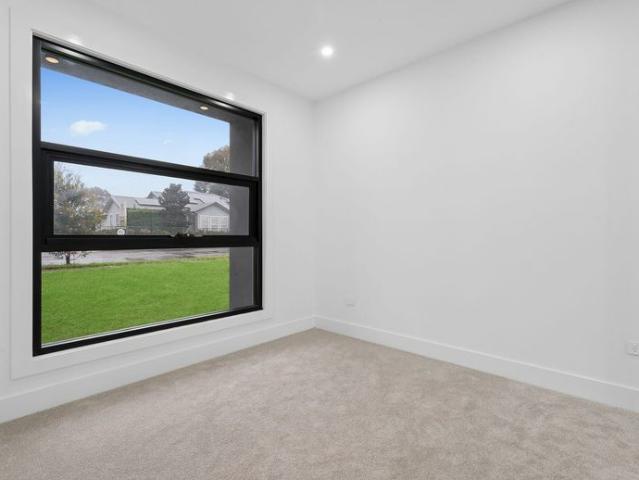 Granny Flat with huge backyard