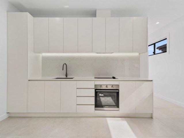 Granny Flat With High Ceilings