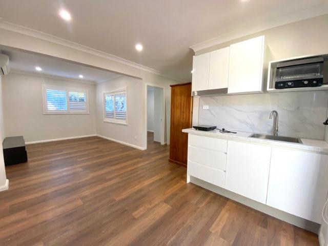 Granny Flat with 1 Bed, 1 Bath Your Ideal Home Awaits!
