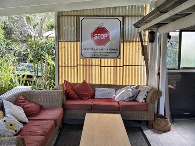Granny flat in the heart of Tewantin