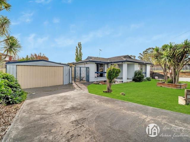 HUGE POTENTIAL FOR SUBDIVISION OR GRANNY FLAT STCA !