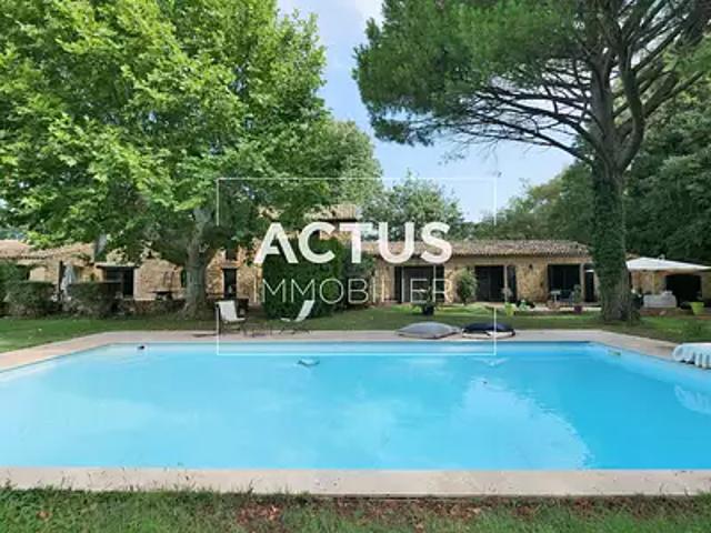 Grans 13450 Achat / Vente maison 8 pièces t8 piscine terrasse