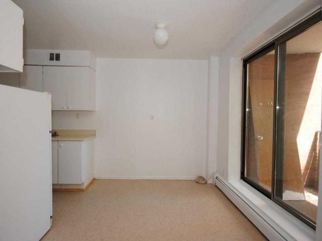 Grant Towers 1 Bedroom Apartment for Rent at 109 Wentworth St S, Hamilton, ON L8N 2Y8 Stinson