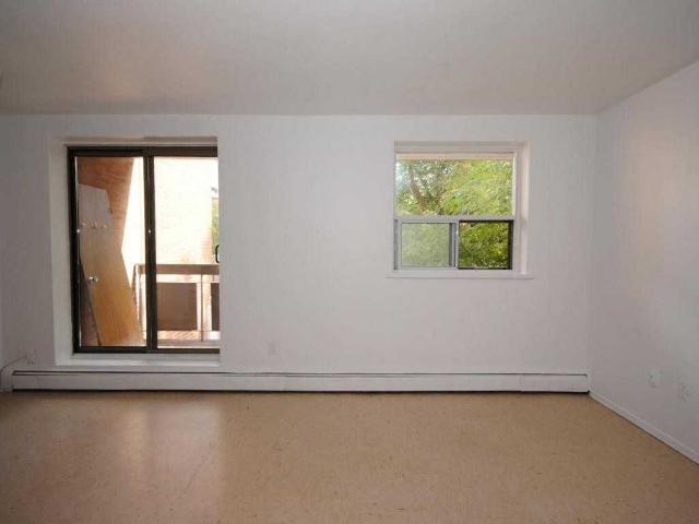 Grant Towers 2 Bedroom Apartment for Rent at 109 Wentworth St S, Hamilton, ON L8N 2Y8 Stinson