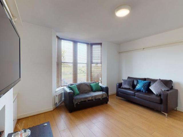 Grant Avenue, Liverpool L15 8 bed house to rent £4,680 pcm £1,080 pw