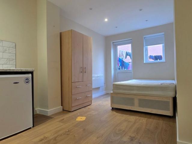 Grant Road, Wealdstone HA3, Studio to rent, £1,050 pcm | PrimeLocation