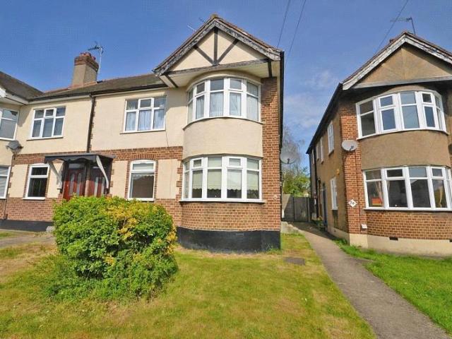 Granton Avenue, Upminster, Essex, RM14 2 bed maisonette to rent £1,650 pcm £381 pw