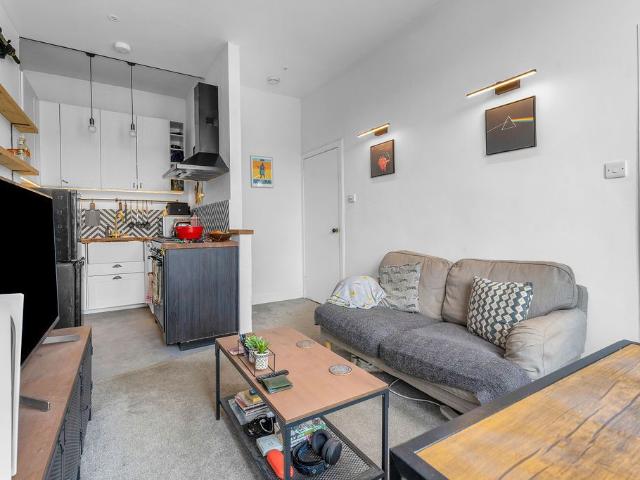 Granton Road, Granton, Edinburgh EH5, 1 bed flat to rent, £1,050 pcm | PrimeLocation